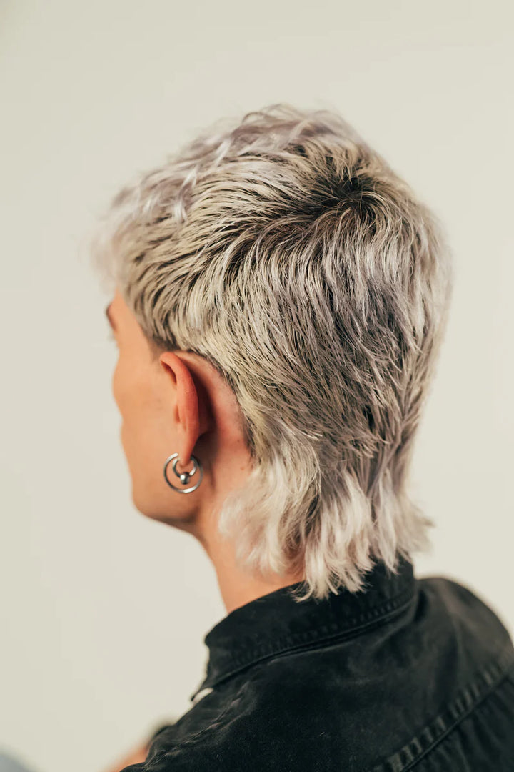 Matte wax with strong adhesion